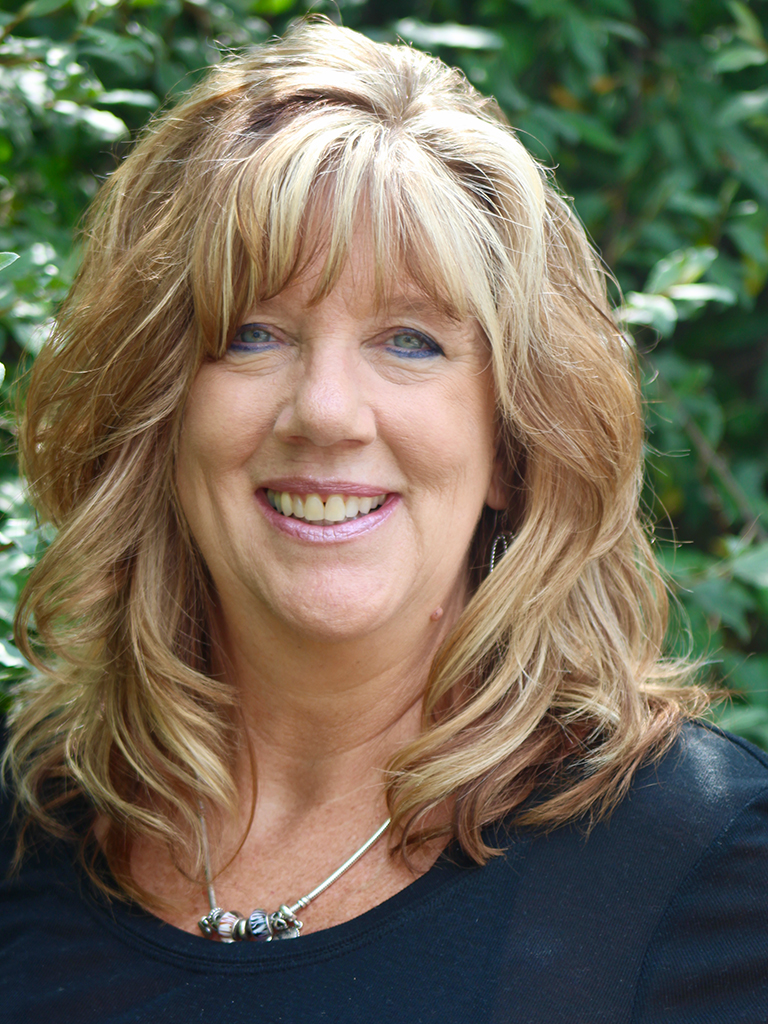 Leslie Wireman Headshot