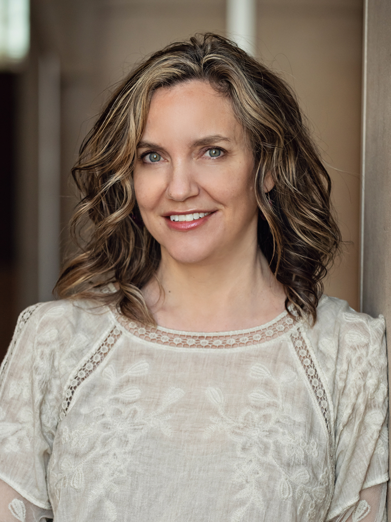 Amy Waddell Headshot